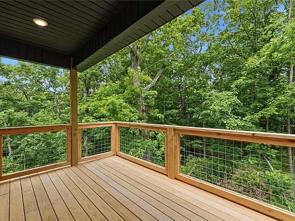 4th image of 11 Pitt Ln