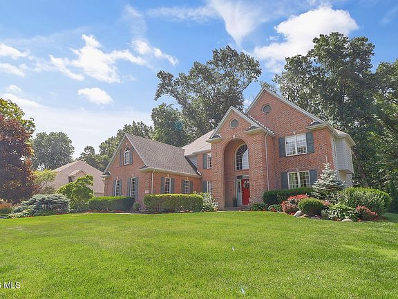 2nd image of 8957 Royal Oak Dr