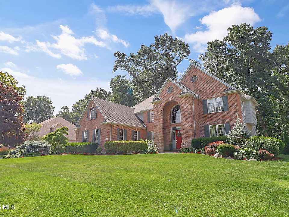 1st image of 8957 Royal Oak Dr
