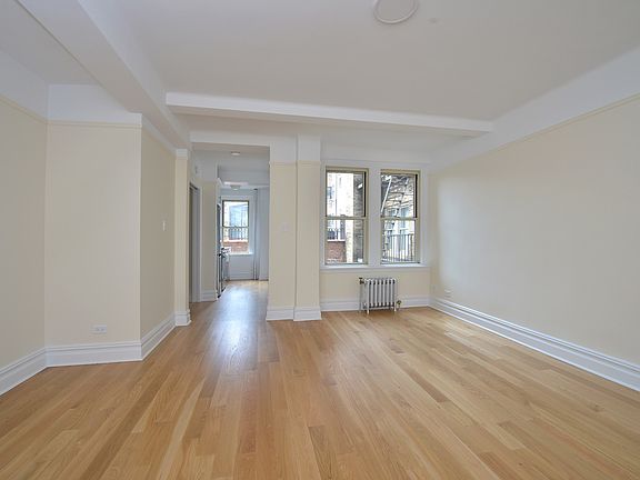 3rd image of 25 E 10th St APT 10C