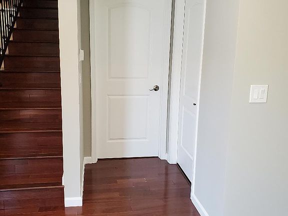 4th image of 8023 Genesta Ave