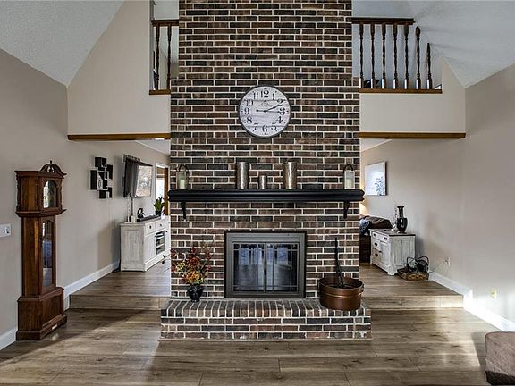 5th image of 2416 SW Stonecreek Ct