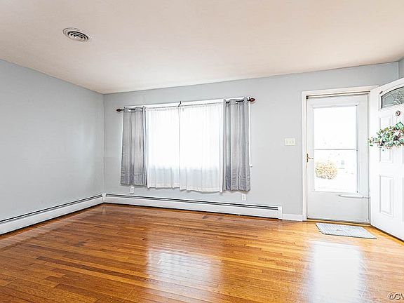 3rd image of 7357 Wren Way