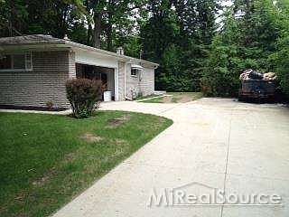 2nd image of 20130 N Greenway St