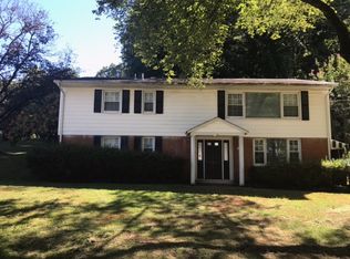 1401 Desale St SW, Vienna, VA 22180