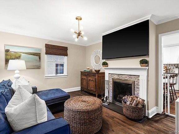 3rd image of 14 Fernwood Avenue