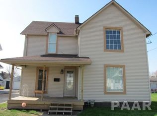 372 W Locust St, Canton, IL 61520