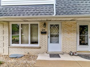 831 S La Grange Rd, La Grange, IL 60525