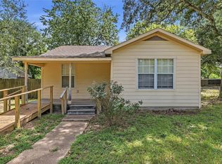 103 N Texas St, Madisonville, TX 77864