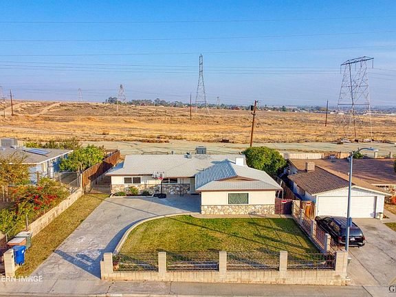 2nd image of 2721 Valencia Dr
