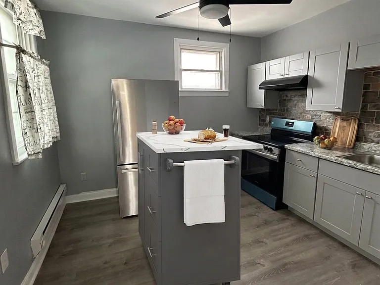 4744 Sheffield Ave — Photo 1