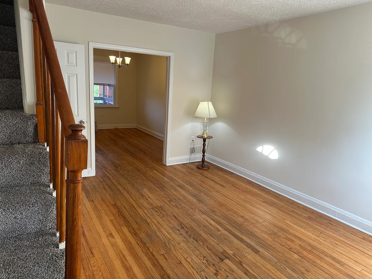 2 bed, 840 sqft, $1,600 — Photo 4