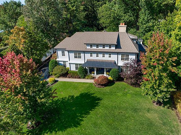 2nd image of 186 Hartshorn Dr
