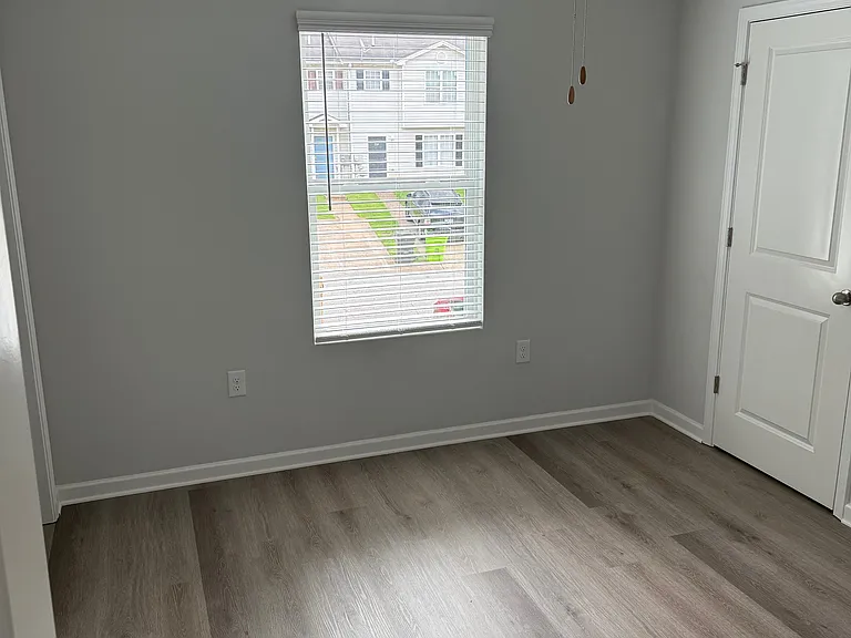 7254 Crestside Dr — Photo 10