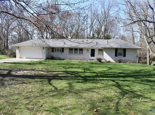 5950 Sylvan Green Rd, Sylvania, OH 43560