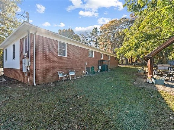 2nd image of 612 Reeder Rd