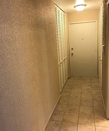 5th image of 2401 W Balmoral Ave APT 1E