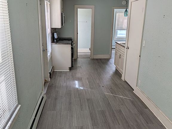 4th image of 2228 5th St NE APT 3