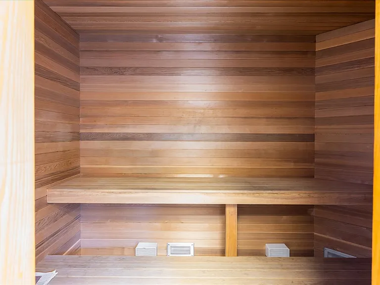 186 Dune Rd — Photo 10
