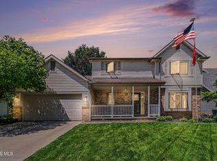 2227 Willowtree Ln, Maumee, OH 43537