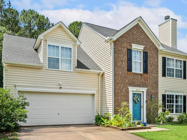 601 Texanna Way, Holly Springs, NC 27540