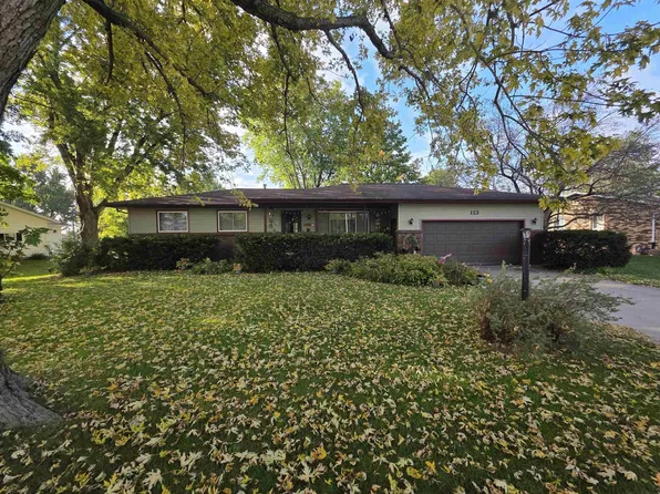 113 Crescent Dr, Manchester, IA 52057
