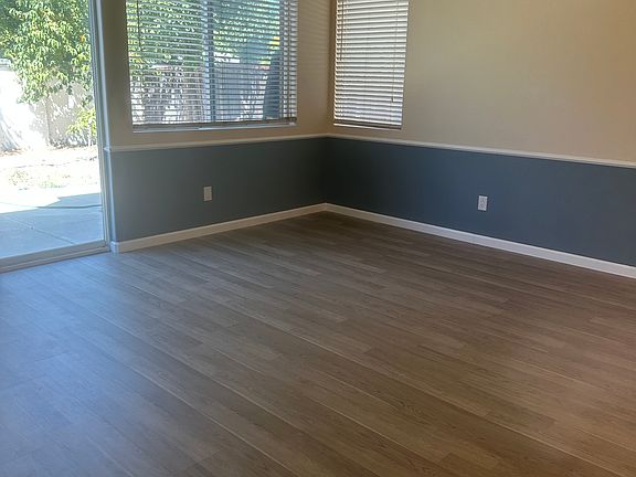 4th image of 2048 Tupelo Way
