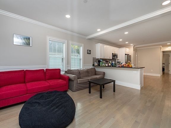 4th image of 26 Arlington St #3A