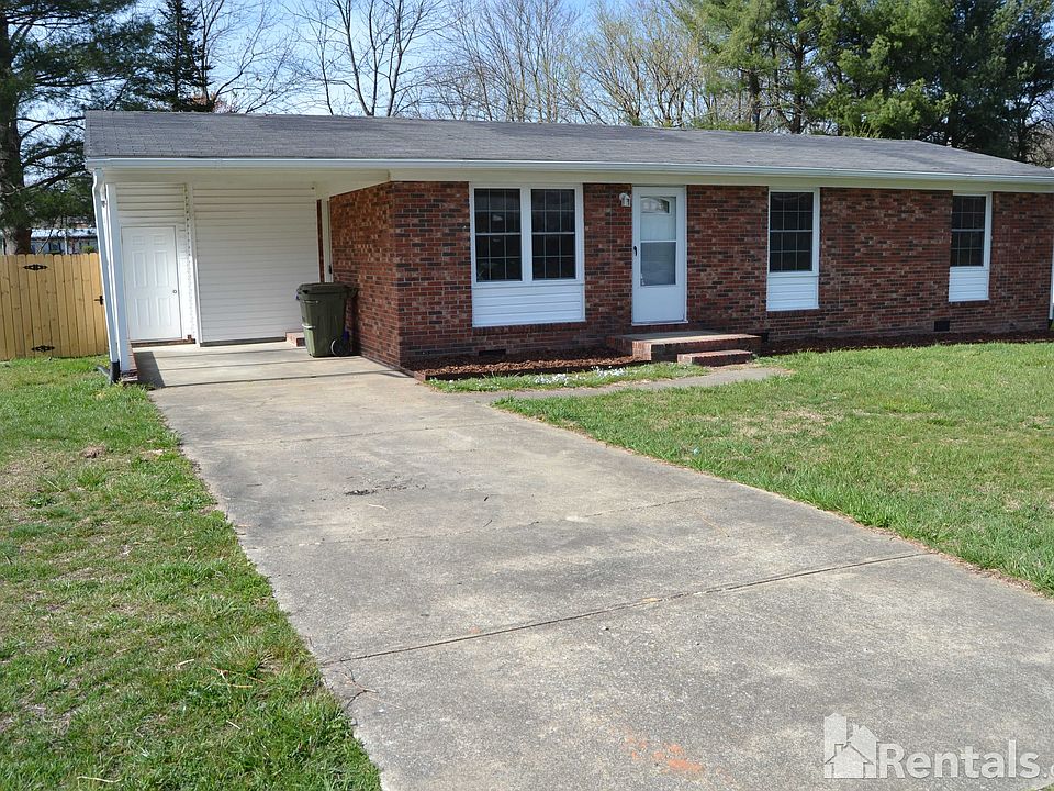 1st image of 715 Goldfinch Dr
