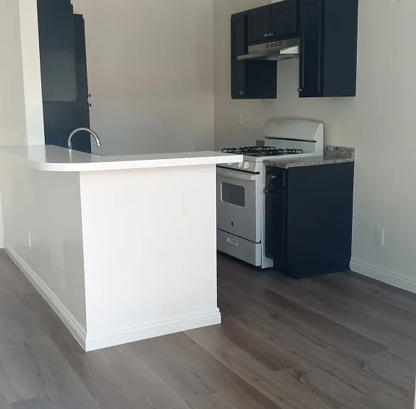 8520 Sunland Blvd #11 — Photo 1