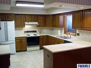 5th image of 7423 Bent Willow Dr