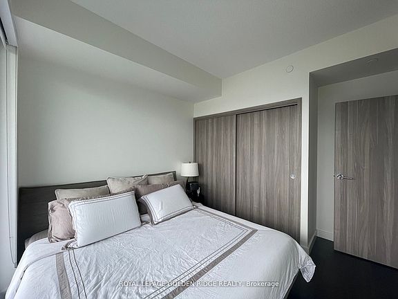 5th image of 85 McMahon Dr #1011