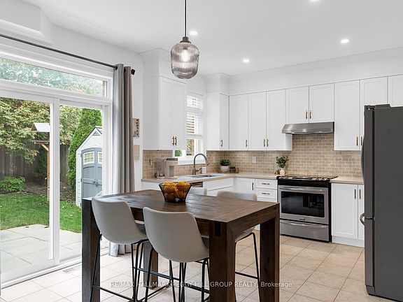 3rd image of 53 Tudor Cres