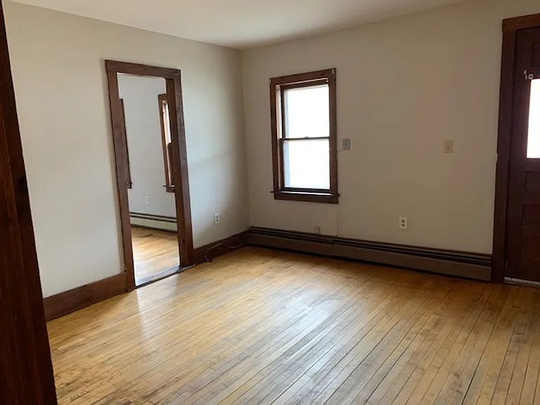 4-10 Central St — Photo 10
