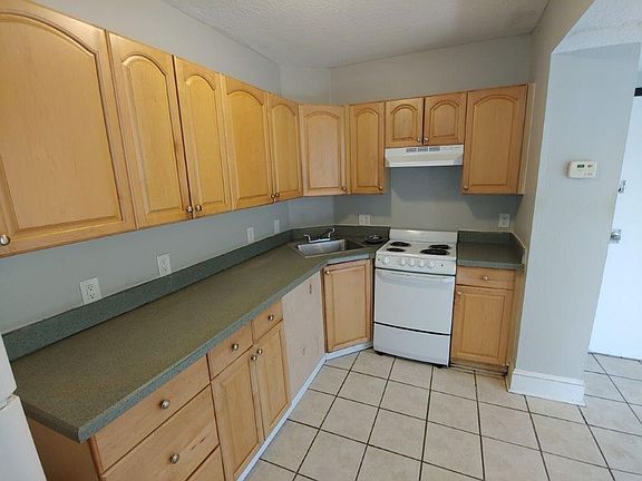 3rd image of 139 Cottage Ave APT 1
