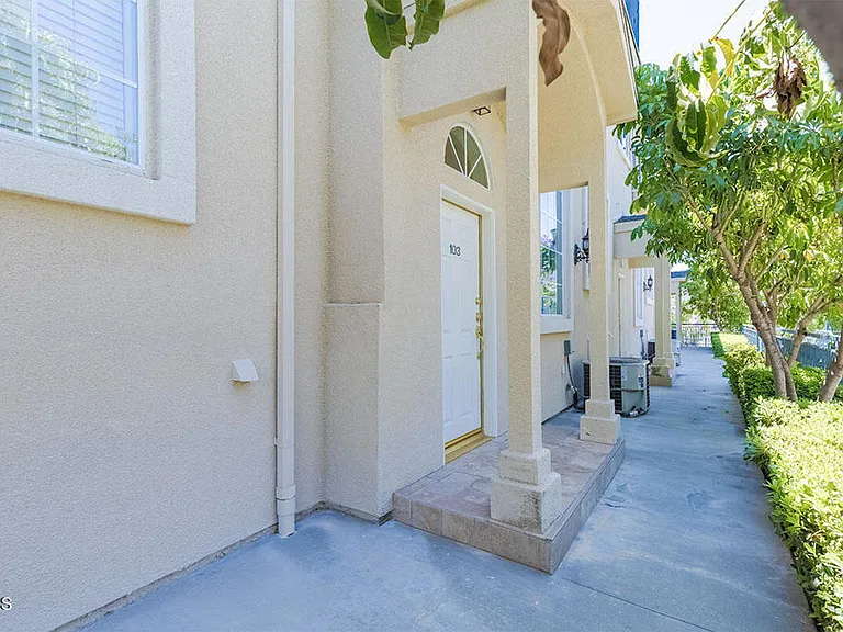 4516 Ramsdell Ave #103 — Photo 1