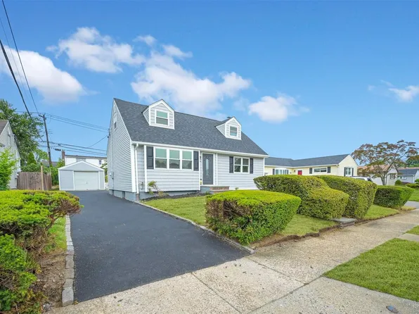 817 Cornell Road, Franklin Square, NY 11010