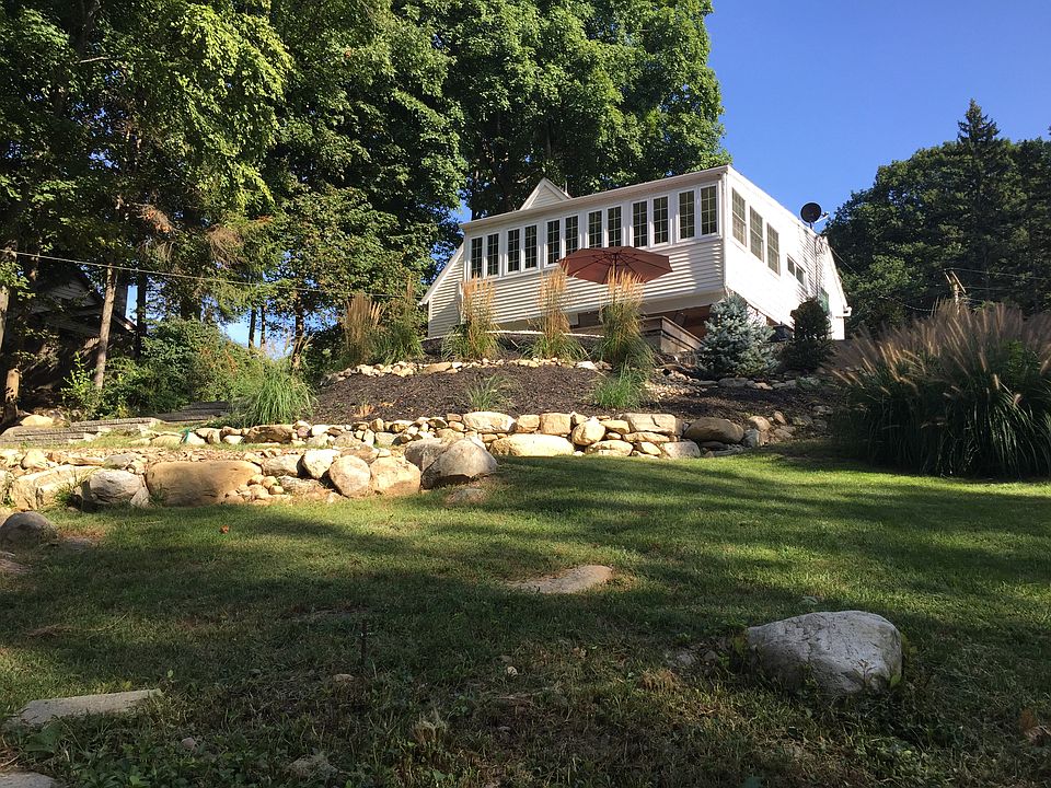2nd image of 131 Hilltop Trl