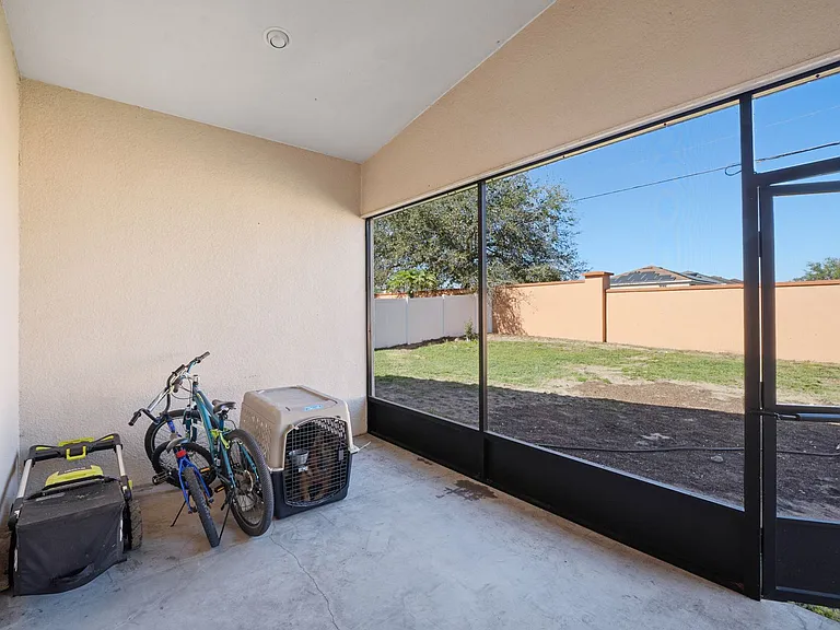 518 Highland Meadows St — Photo 20