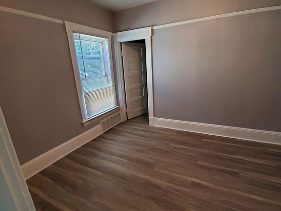 4th image of 3811 Mapledale Ave