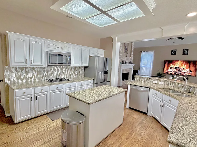 8902 Watersway Dr — Photo 7