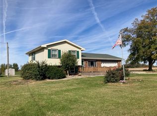 5101 N Passport Rd, Noble, IL 62868