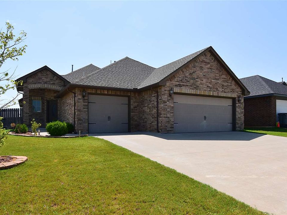 1st image of 2402 SW Edinburough Dr