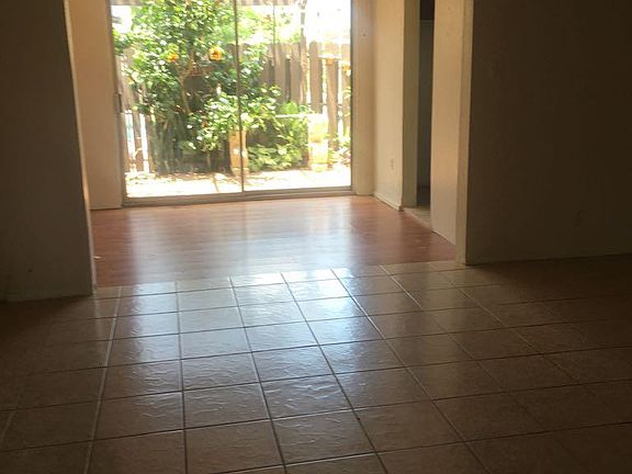 4th image of 205 Calle Amistosa