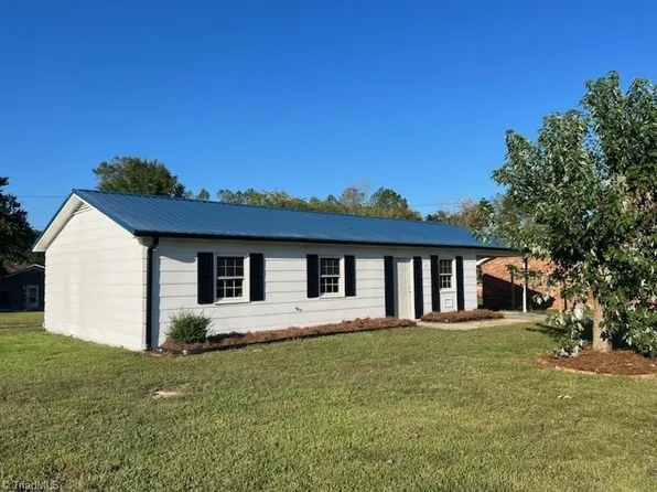 1301 Martin Luther King Jr Rd, Walnut Cove, NC 27052