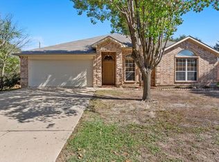 624 Madeline Ct, Azle, TX 76020