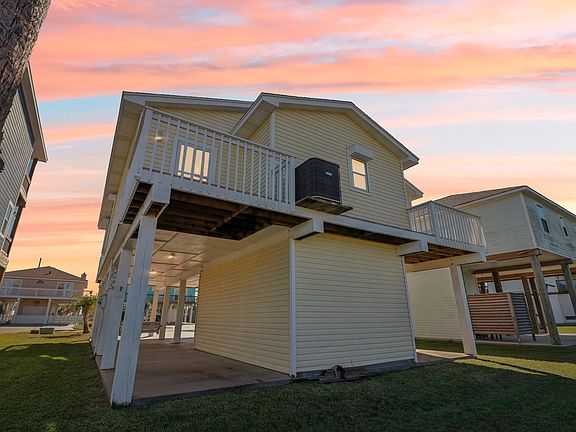 3rd image of 22322 Vista Del Mar