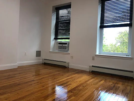 Rented by EXR | media 6