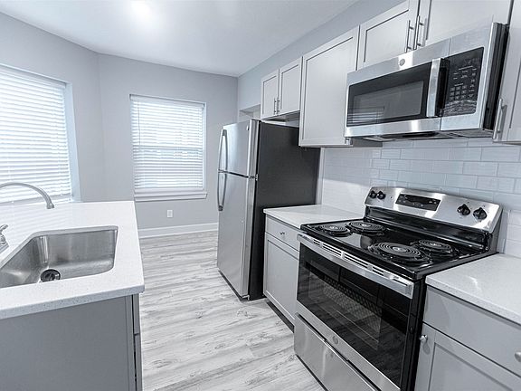2nd image of 3511 Forest Ave APT 302