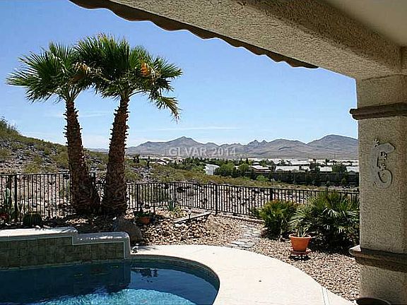 2nd image of 2314 Schaeffer Hills Dr